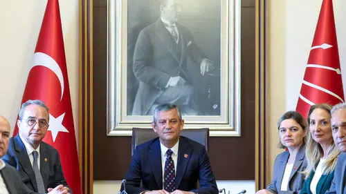 Delegelerin Harekete Geçmesiyle Özgür Özel, Olağanüstü Kurultay İçin İmza Sayısını Tamamladı!