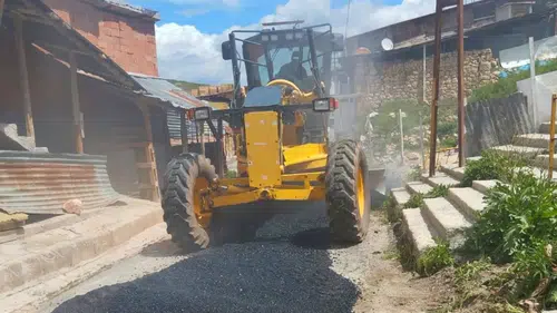 Bayburt Belediyesi Yol Bakım ve Asfalt Çalışmalarını Sürdürüyor