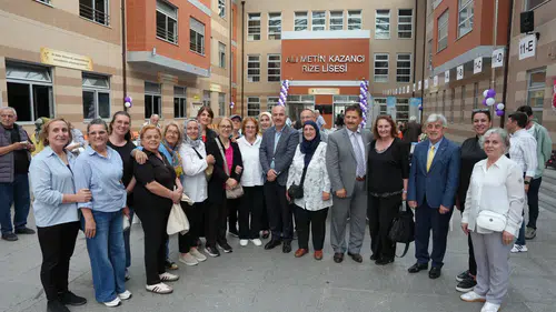 Rahmi Metin, Rize Lisesi'nin Geleneksel Pilav Günü'nde Mezunlarla Buluştu