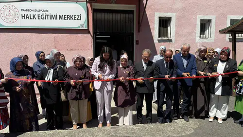 Şalpazarı’nda Yıl Sonu Sergisi Açıldı: El Emeği Ürünler Beğeni Topladı