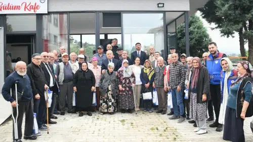 Trabzon Büyükşehir’den Huzurevi Sakinlerine Doğum Günü ve Babalar Günü Sürprizi