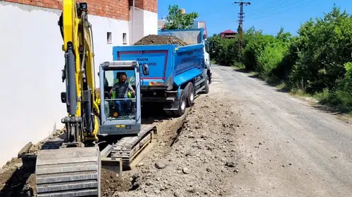 Yomra Mahallelerinde Yol Bakım ve Altyapı Çalışmaları Aralıksız Sürüyor