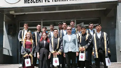 Kars'ta İlk Veteriner Sağlık Teknisyenleri Diplomalarnı Aldı!
