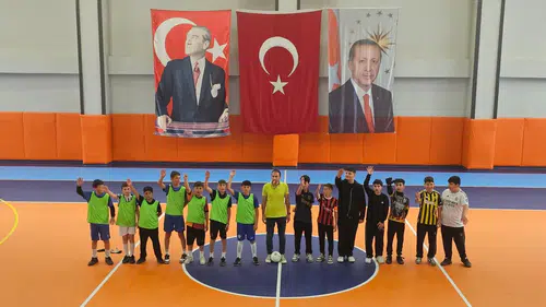 Kemalpaşa Ortaokulu’nda Spor Coşkusu: Şampiyon 7/B Sınıfı Oldu