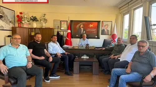 AK Parti Ardeşen Teşkilatı, ÇAYKUR Işıklı Çay Fabrikası’nda Üreticilerin Taleplerini Dinledi