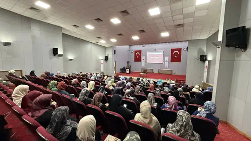 Ortahisar’da Yaz Kur’an Kursları Öncesi Öğreticilere Seminer