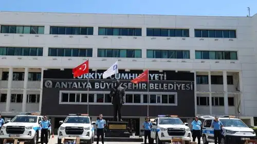Antalya'da 4 bin 322 sahte parfüme el konuldu