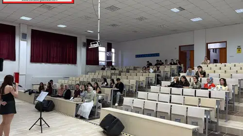 Müzikle Rahatlayan Öğrenciler: Hisarcık MYO'da Final Dönemi Coşkusu!
