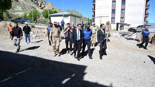 Vali Baruş, Narman'daki Emniyet Lojmanı ve TOKİ İnşaatlarında İncelemelerde Bulundu