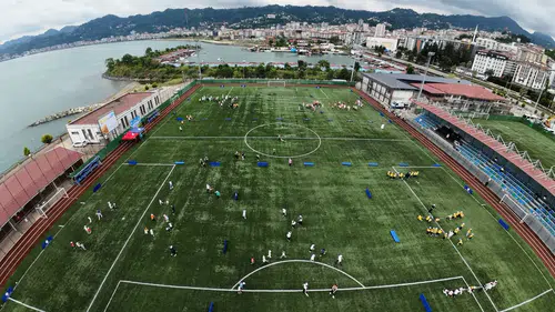 Rize’de Yüz Yüze 100 Çocuk Oyunları Şenliği Renkli Görüntülere Sahne Oldu