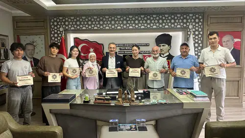 Özbekistanlı Öğretmen ve Öğrencilerden Şalpazarı Belediye Başkanı Refik Kurukız'a Ziyaret