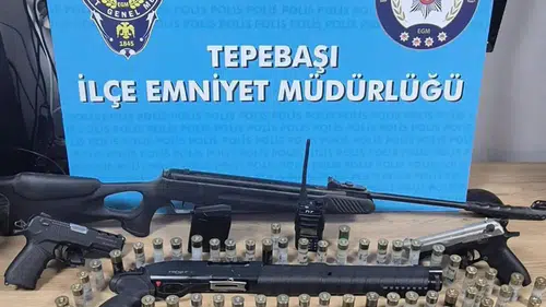 Eskişehir'de Aranan Mahkum Yakalandı: Üzerinde Silah Bulundu