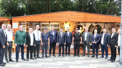 Hopa'da Yerel Üreticilere Yeni Vitrin: Ekonomi Sokağı Hizmete Girdi