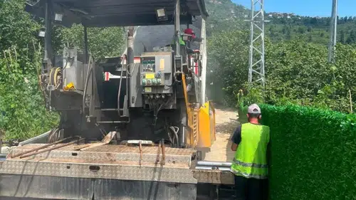 Yomra Yokuşlu Mahallesi'nde Asfalt Çalışmaları Sürüyor