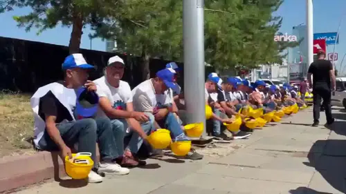 Doruk Madencilik Çalışanları Yıldızlar Holding Önünde Protesto Gösterisi Düzenledi