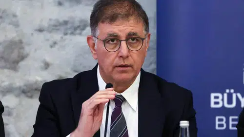 Cemil Tugay'dan yeni parti açıklaması: Bir süre daha bağımsız kalacağım