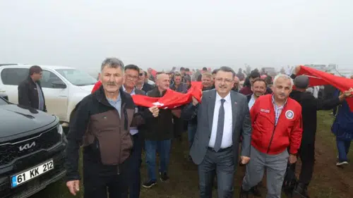 Çataltepe Şehitleri Dualarla Anıldı: Başkan Genç'ten Şehitlik Yolu İçin Çalışma Sözü