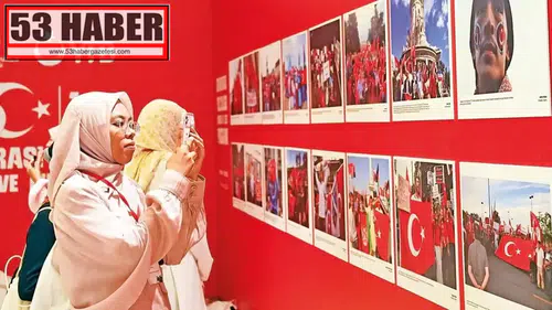 Gençler Demokrasi Adası'nda Birleşti!