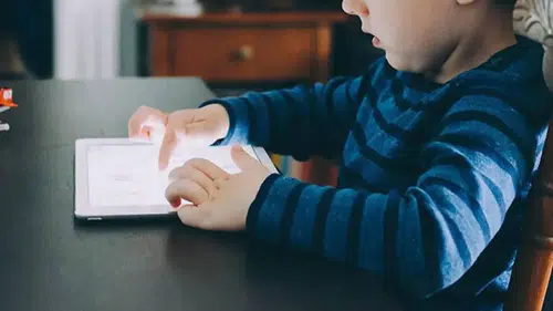 Fransa, 15 Yaş Altı İçin Sosyal Medya Erişimini Yasakladı!