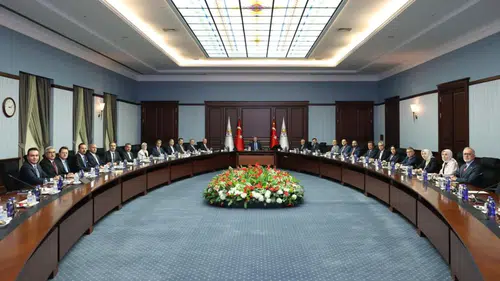 AK Parti MYK, Erdoğan başkanlığında toplandı; gündem yoğun!
