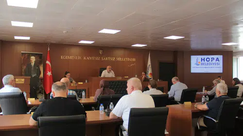 Hopa Belediyesi Olağanüstü Meclisi Toplandı: Sıfır Atık Projesi ve Liman Tarifeleri Karara Bağlandı