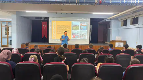 Yomra Müftülüğü'nden Yaz Kur'an Kursu Öğrencilerine Diyanet Gençlik Hizmetleri Tanıtımı