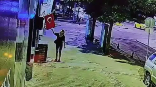 Gece vakti "bayrak" provokasyonu: Türk bayrağını yakan şüpheli adliyeye sevk edildi