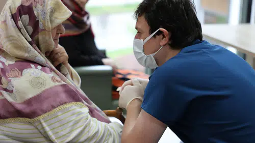 Rize’de Huzurevi Sakinlerine Yerinde Ağız ve Diş Sağlığı Hizmeti