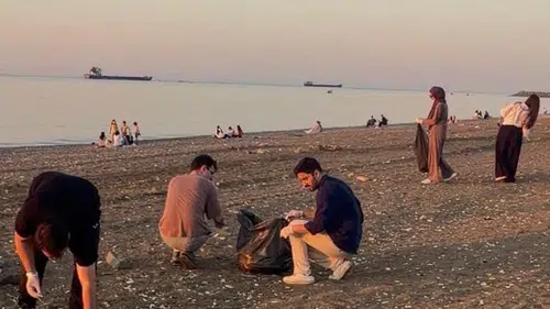 Gençlik Meclisi’nden Ayasofya Sahilinde Çevre Temizliği