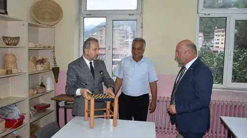 Borçka Halk Eğitimi Merkezinde Çalışmalar Yerinde Değerlendirildi