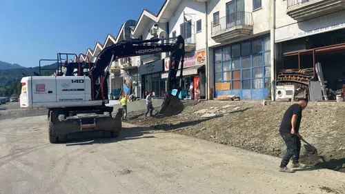 Arhavi Sanayi Sitesi’nde Baskı Beton Çalışmaları Sürüyor