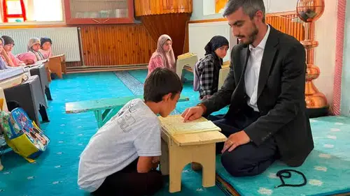 Narman’da Yaz Kur’an Kurslarına Ziyaret: İlçe Müftüsü Kezgin Öğrencilerle Buluştu