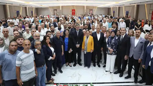 "AK Parti Adana'da 25 Yıllık Başarılar Kutlandı"