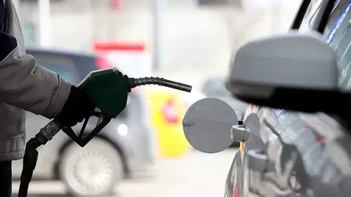 Benzine cumartesi zam geliyor