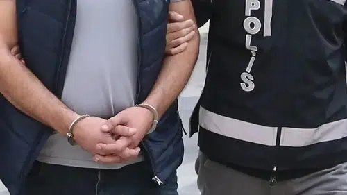 Yangın Çıkaran Şahıs Yakalandı: İtfaiyenin Mücadelesini İzledi!