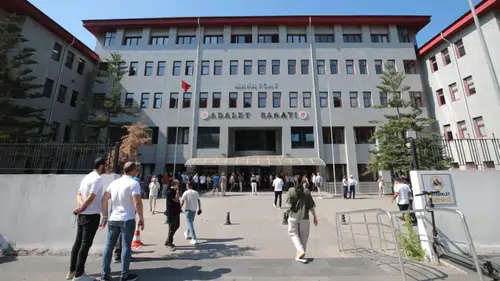 233 Milyon Liralık Dolandırıcılık Skandalı: Mağdurlar Adliye Kapısında!