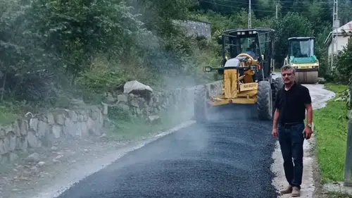 Maçka’da Yazlık Mahallesi Yollarında Asfaltlama Çalışması