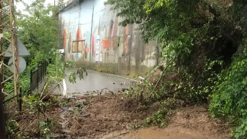 Rize Belediyesi, Aşırı Yağışla Mücadelede 24 Saat Kesintisiz Çalışıyor