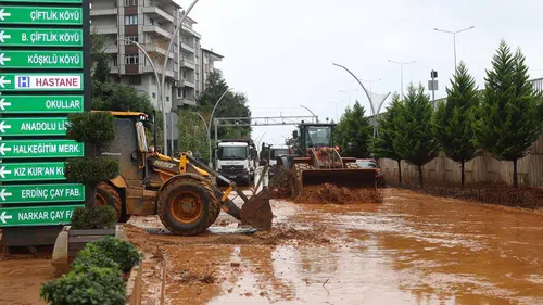 AFAD'dan Rize, Trabzon ve Giresun açıklaması: 'Sel ve taşkınlar nedeniyle 231 ihbar alındı'