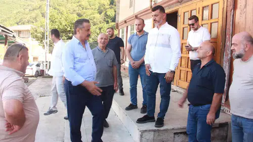 Faruk Çelik Borçka ve Kemalpaşa’da Sahaya Çıktı