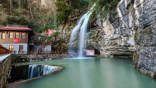 Trabzon’un Turizm Merkezleri Ziyaretçi Akınına Uğruyor