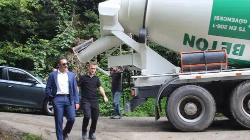 Derepazarı Köylerinde Yol Betonlama Çalışmaları Sürüyor