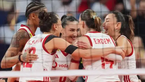 **Filenin Sultanları, Türkiye-İtalya Kadın Voleybol Final Maçında Şampiyonluk İçin Savaşıyor