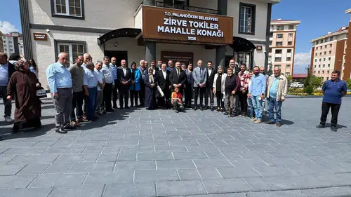 AK Parti Erzurum Milletvekili Fırat, Zirve TOKİ Mahalle Konağı’nda Vatandaşlarla Buluştu