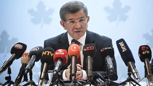 Ahmet Davutoğlu hakkında 'Cumhurbaşkanına hakaret' soruşturması