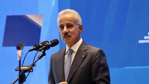 Bakan Uraloğlu: "AK Parti’nin Hizmet Anlayışı Herkesin Önünde!"