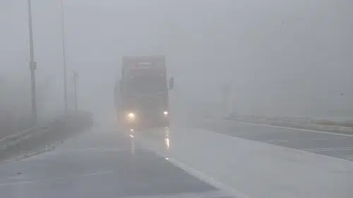 Bolu Dağı Geçişinde Yoğun Sis Görüş Mesafesini Düşürdü