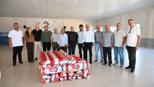 Büyükşehirden Osmancalı’nın çilek üreticilerine destek
