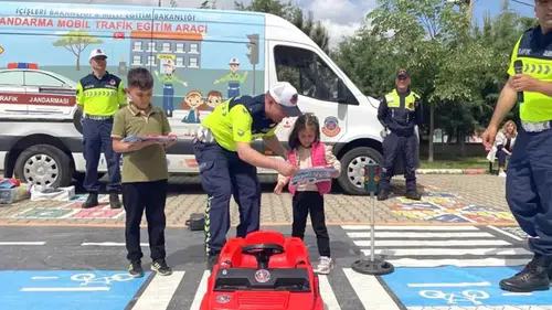 Jandarmanın yeni "mobil trafik eğitim araçları" sahada