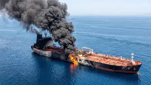 Körfez'de Çatışma Tırmanıyor: ABD, İran'ın Füze Saldırısına Üç Tankerle Yanıt Verdi